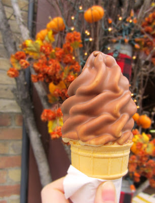 Maple ice cream with Belgian chocolate