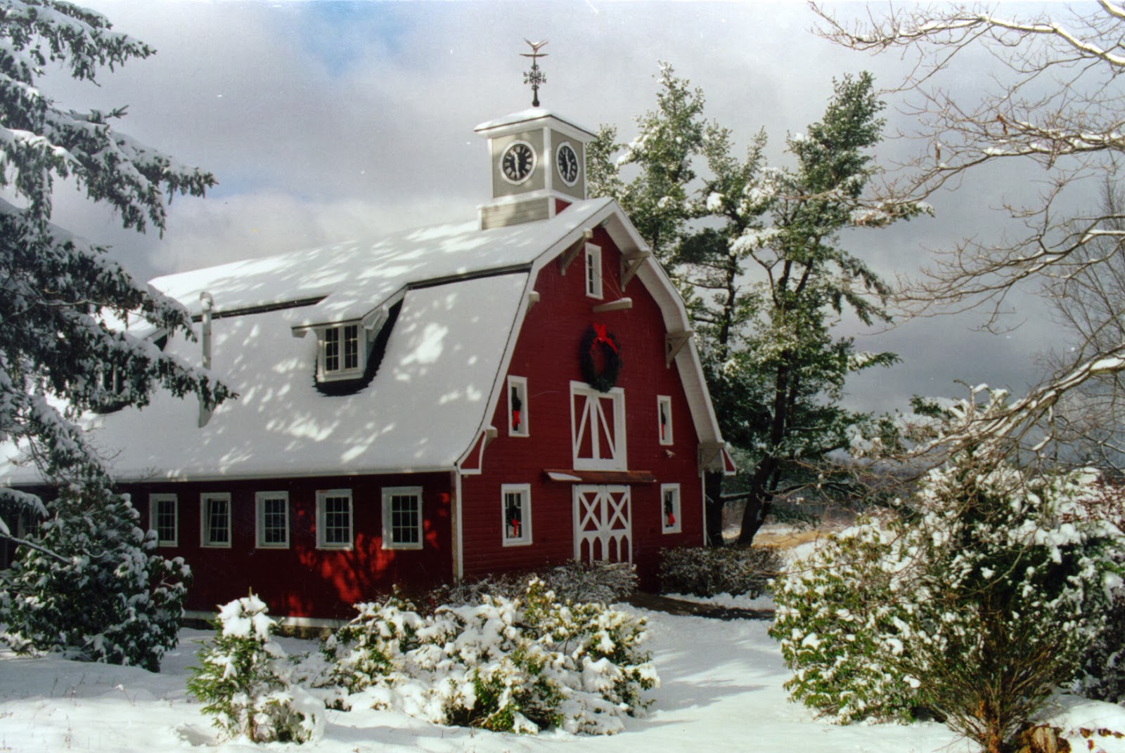 The Barn Hunter Happy Holidays from the Barn Hunter and Contest Update