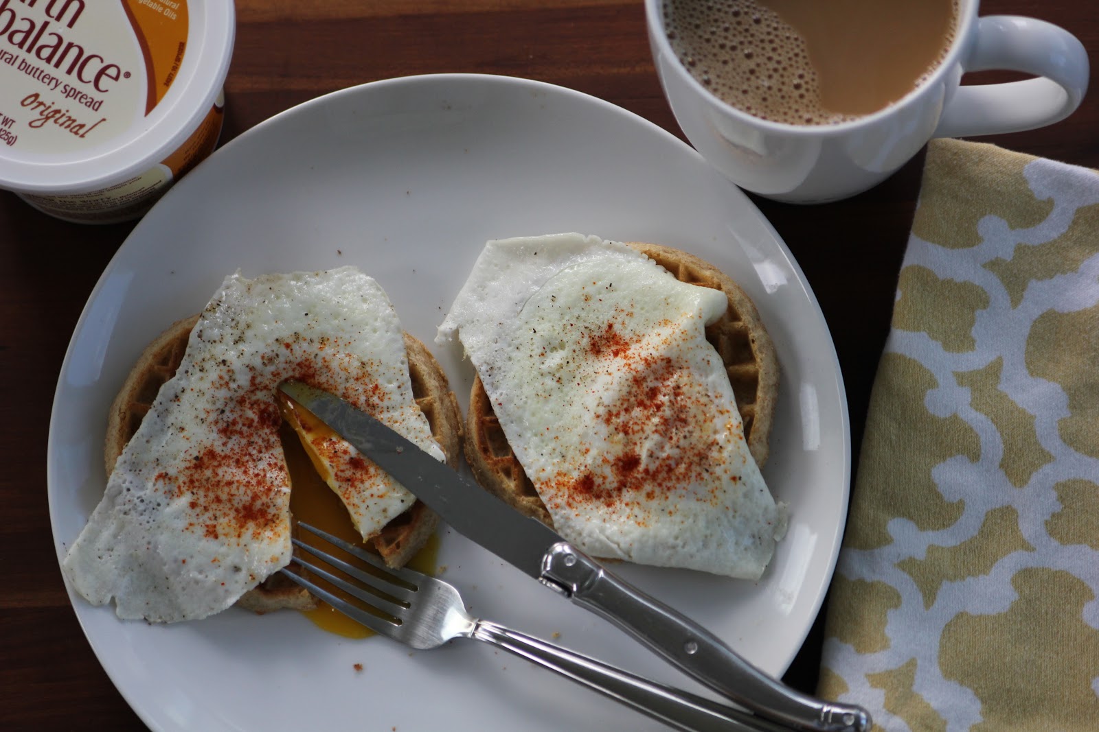 carmen's kitch Eggs & Waffles