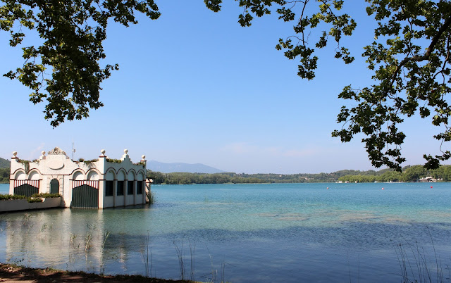 Pesquera de Santa Rosa en el lago de Bañolas