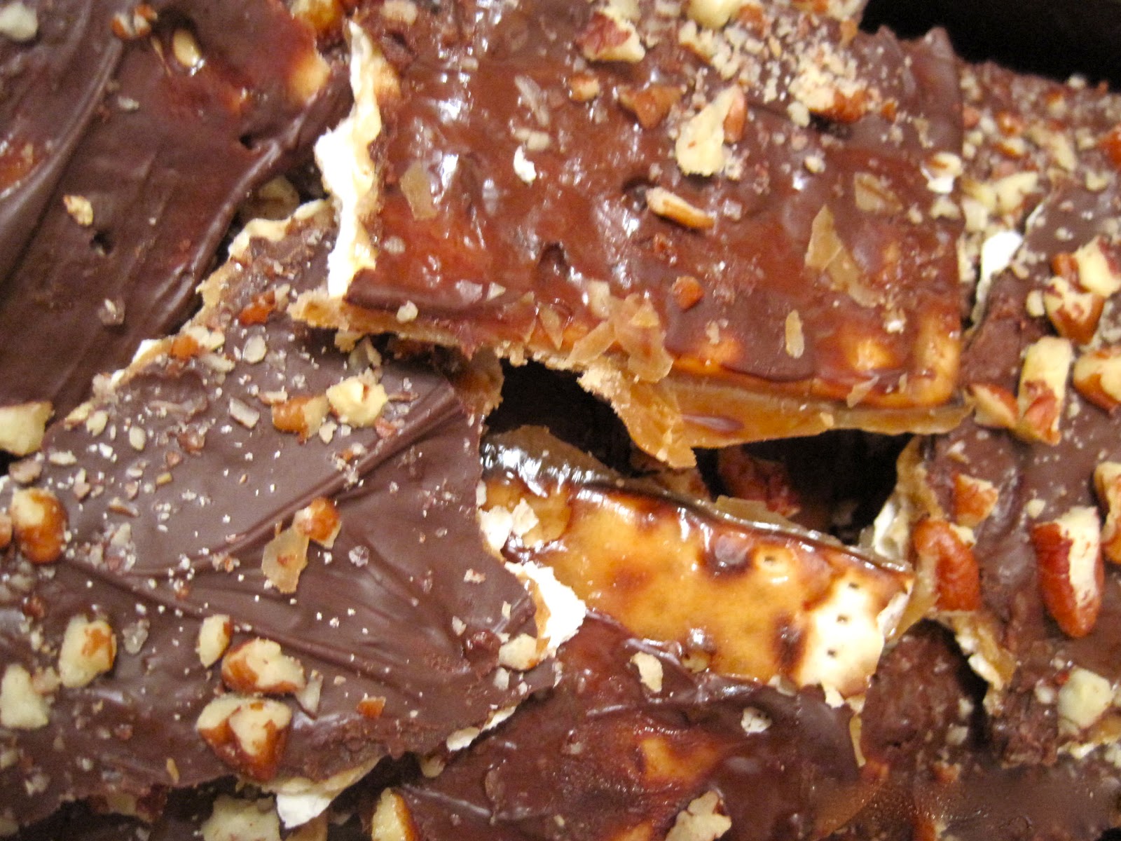 Kvell in the Kitchen Chocolate Caramel Crack(ers)