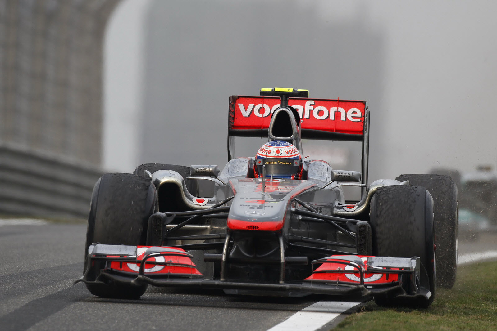 2011-ChineseGP-McLaren-Mercedes_07.jpg