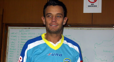 Lee Hendrie - Bandung FC (1)
