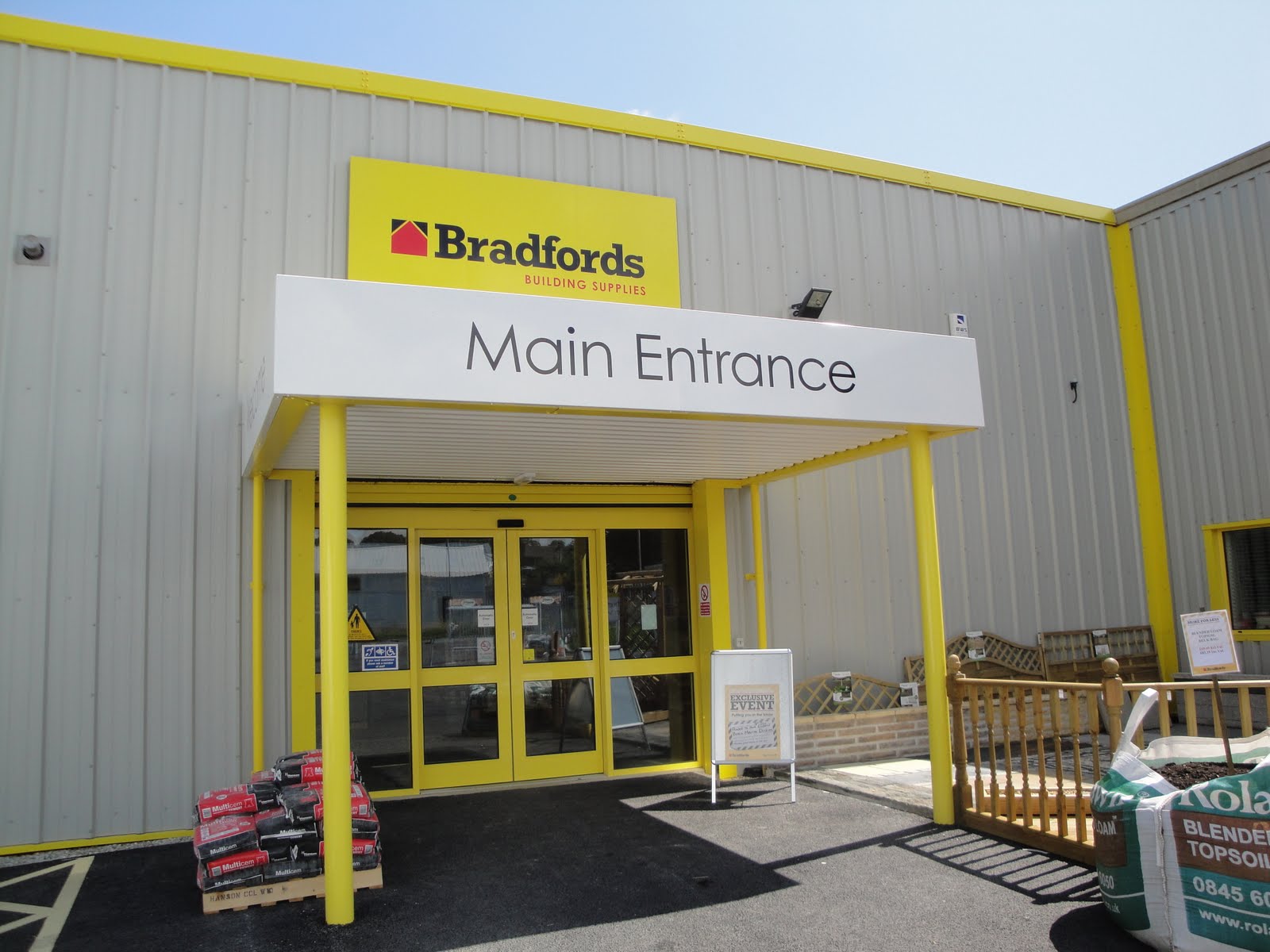 glenkingpr BRADFORDS BUILDERS' MERCHANTS TRANSFER TOTEM TIMBER STAFF