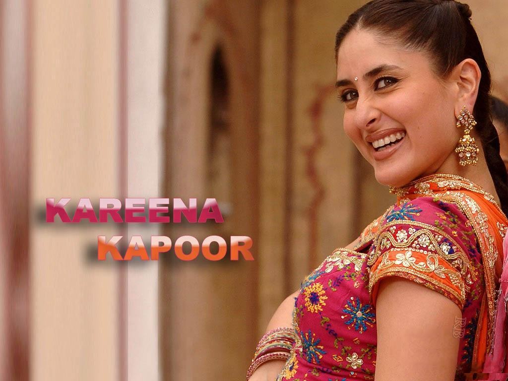 Kareena Kapoor: Bollywood Beauty Kareena Kapoor Gorgeous look in Red Dress