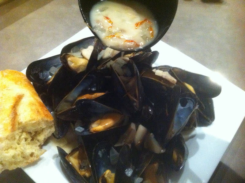 a second glance. Mussels with saffroncream sauce