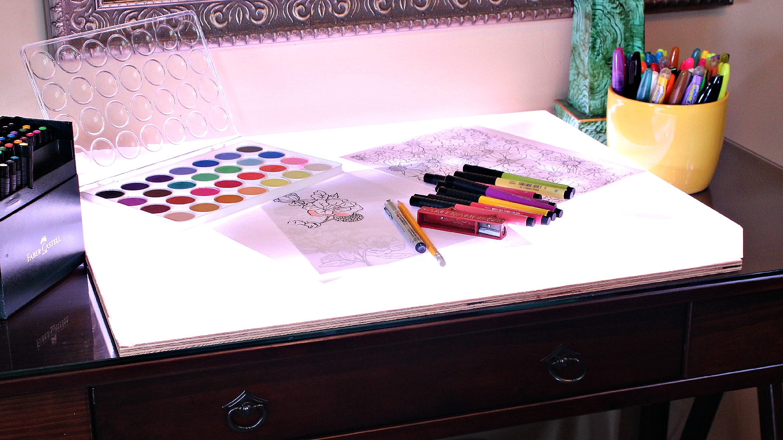 Mark Montano Artist Light Box DIY