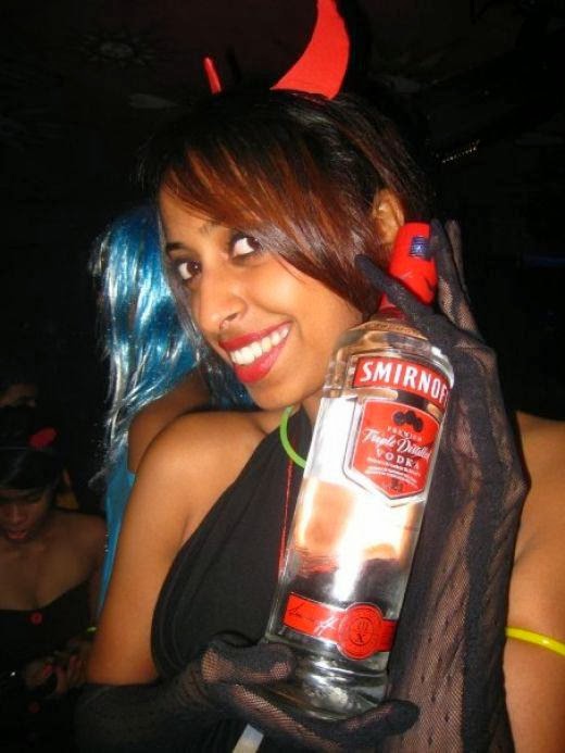 Download this Srilankan Night Club Girls Hot Photos picture