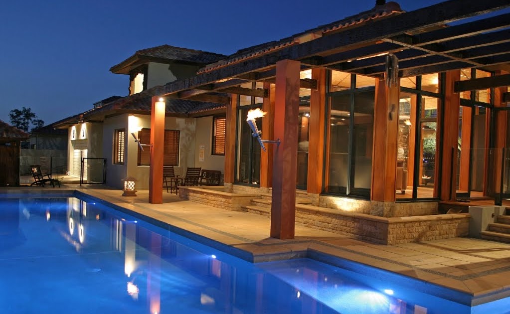 Traumhäuser & Luxus-Immobilien: Traumhaus mit Pool