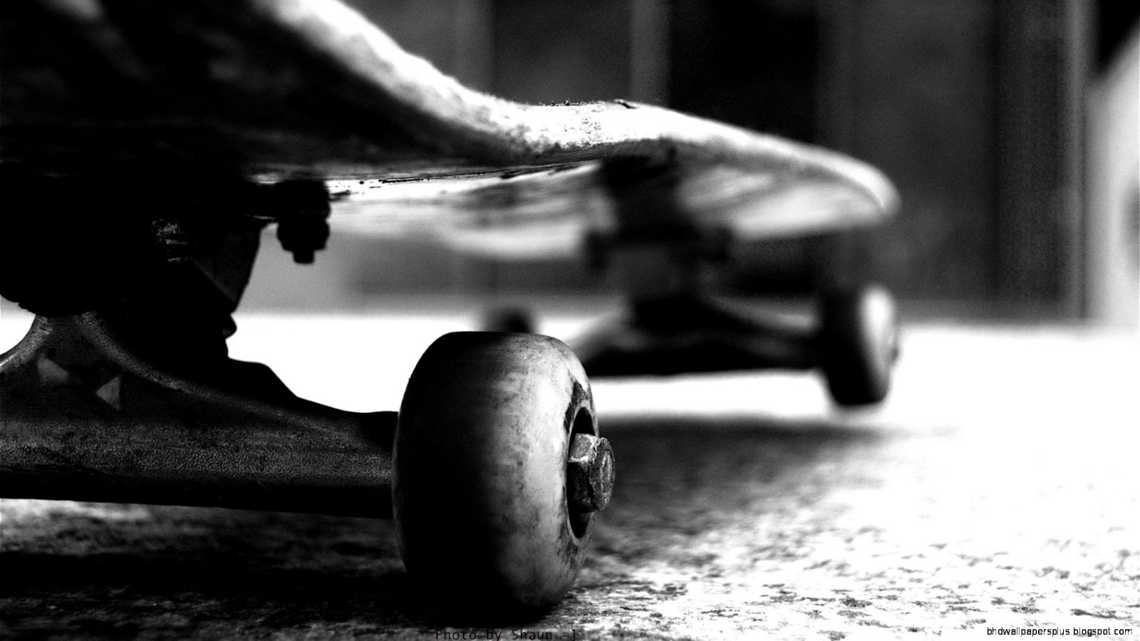Black and White Skateboard Black and White Skateboard