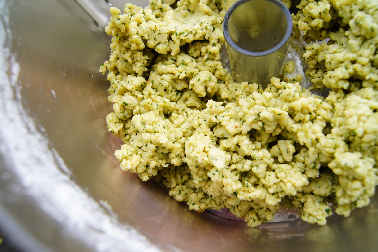 headtones Homemade Basil Pasta