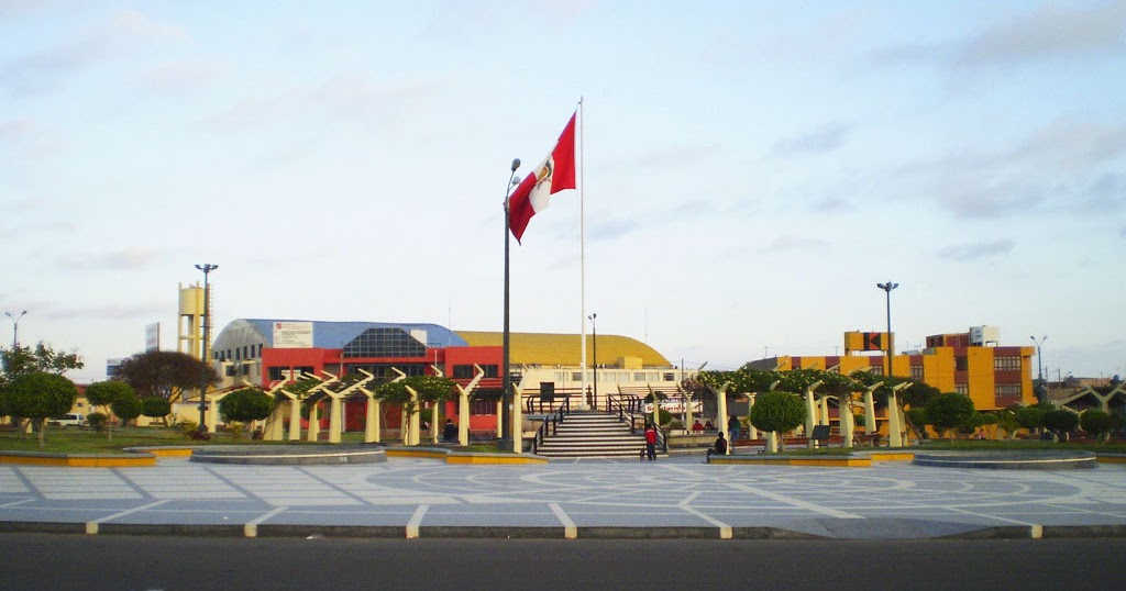 Plazas, Calles, Personajes e Imágenes variadas de Tacna Plaza de la Bandera de Tacna