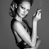 Candice Swanepoel Terjatuh di Fashion Show Givenchy