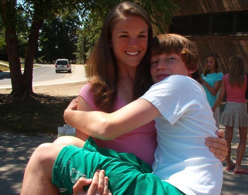 Amazing Cradle Carry Women Lifting Men