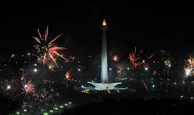 Tahun Baru 2012 Di Monas Tahun Baru 2012 Di Jakarta