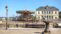 Le Caroussel et l'Hôtel de ville d'Honfleur