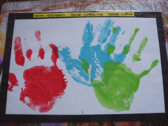 ART CORNER Capan Warna Tapak Tangan