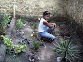 Professora Ivanise Organiza Jardim escolar com sua turma.