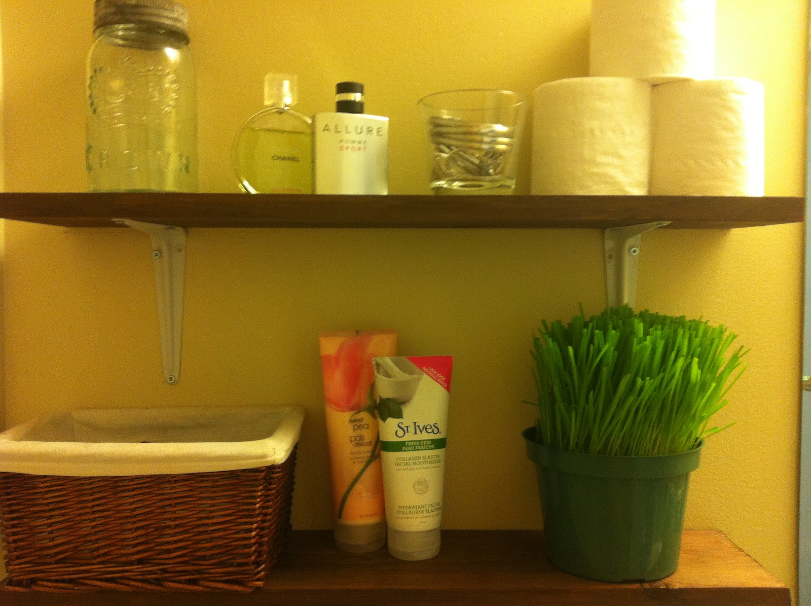 La Vie en Blanche Naturally Stained Pine Shelves