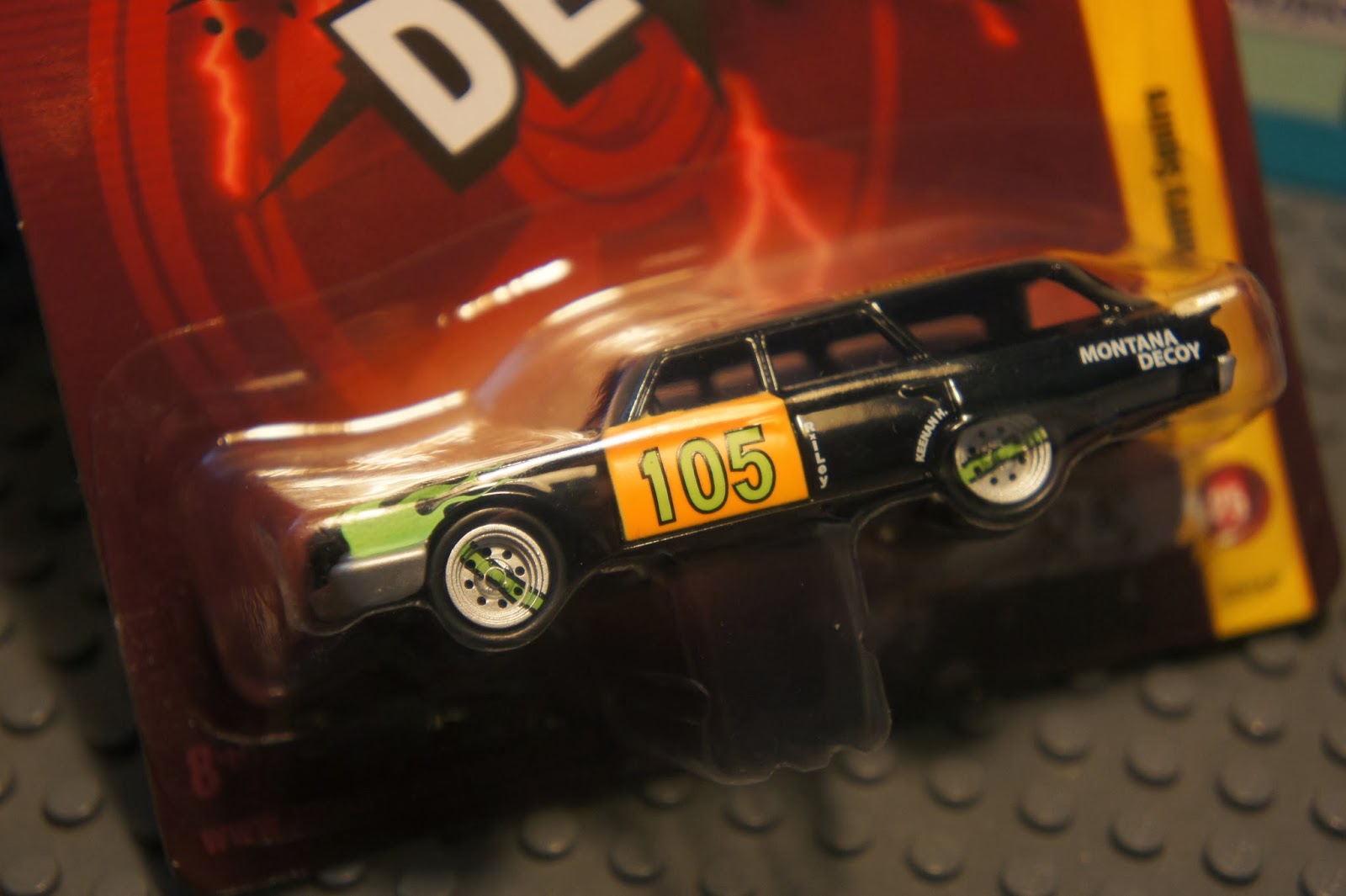 Tomy Johnny Lightning 1960 FORD COUNTRY ESQUIRE Diecast Demolition