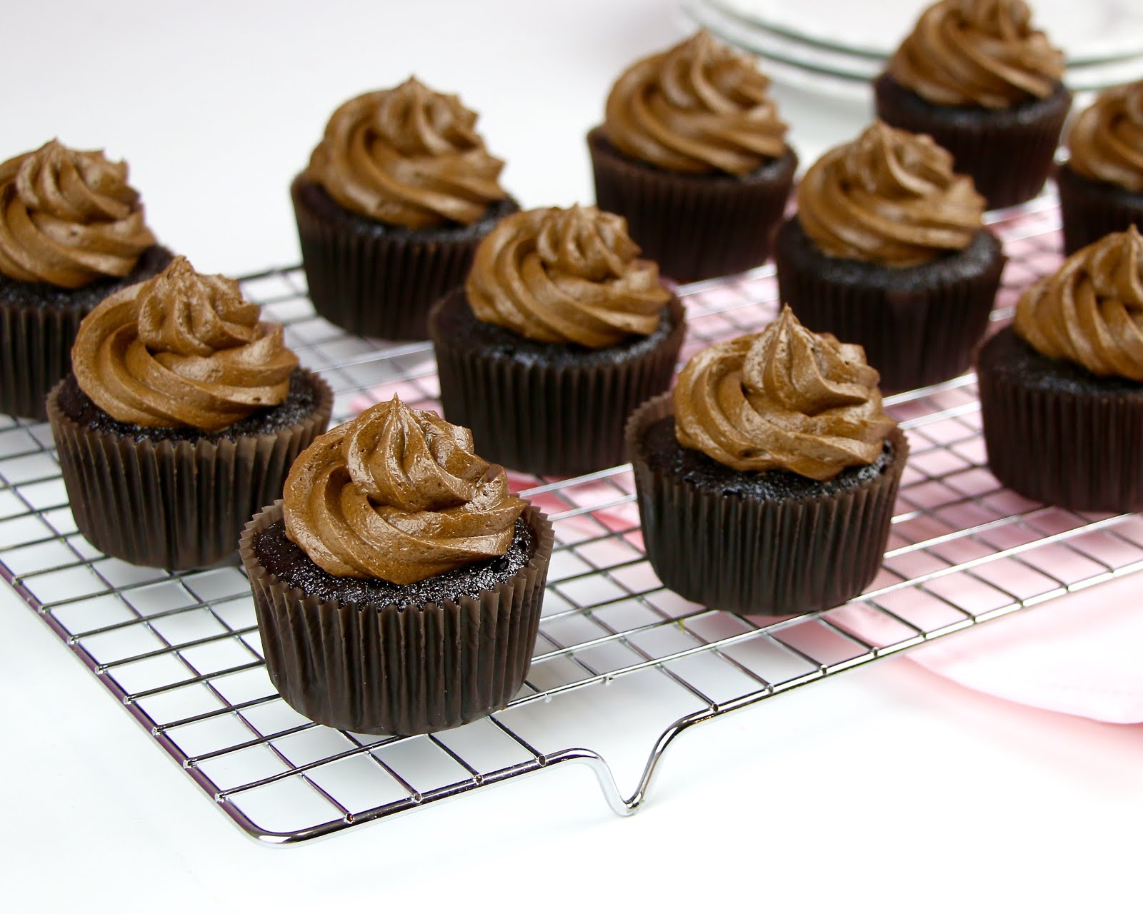 {VIDEO} THE BEST Chocolate Cupcakes from Scratch The Lindsay Ann