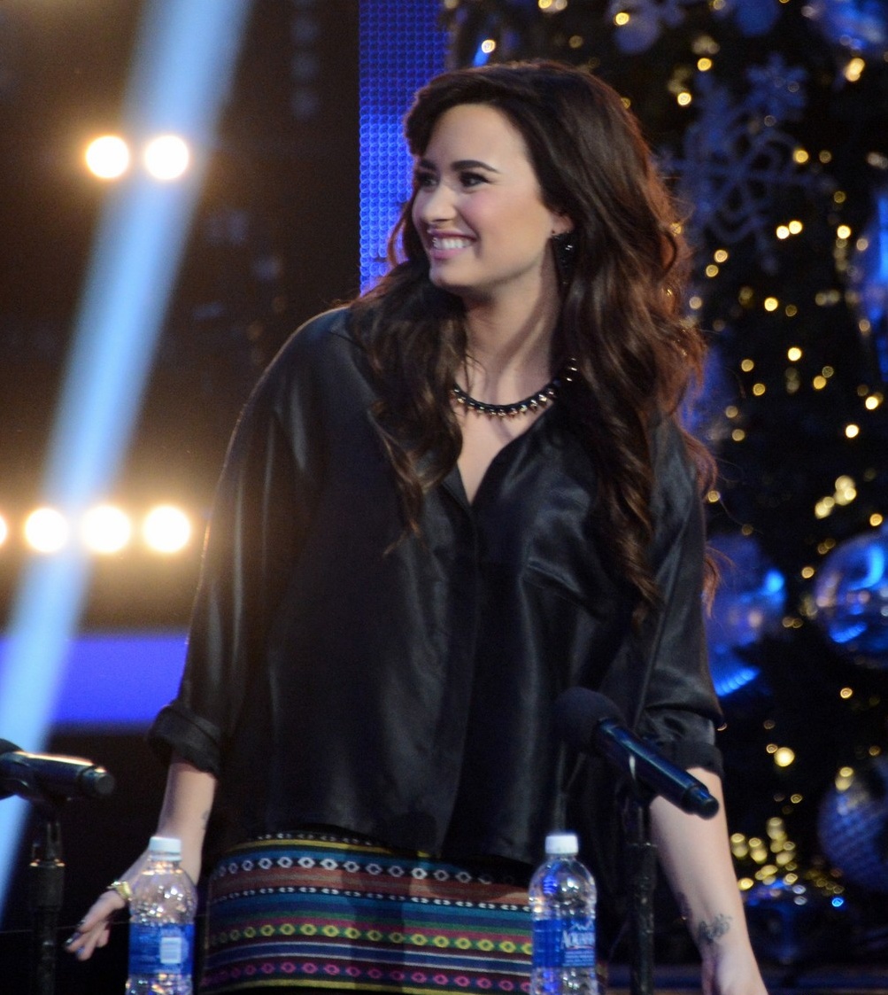 Demi Lovato Fakes 2013 (Más de 25 fotos)