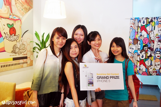 All the supporting bloggers and Sunshine Girl!! All the supporting bloggers and Sunshine Girl!!