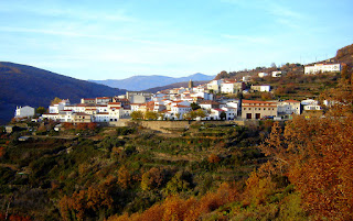 Entre setas y concurso de pintura en Barrado. Otoñada Valle del Jerte