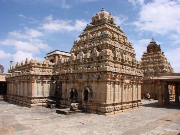 கண் கவரும் அழகுக்காட்சிகல் - Page 2 Temple+Tank%252C+Bhoga+Nandeeshwara+temple+2%252C+Karnataka