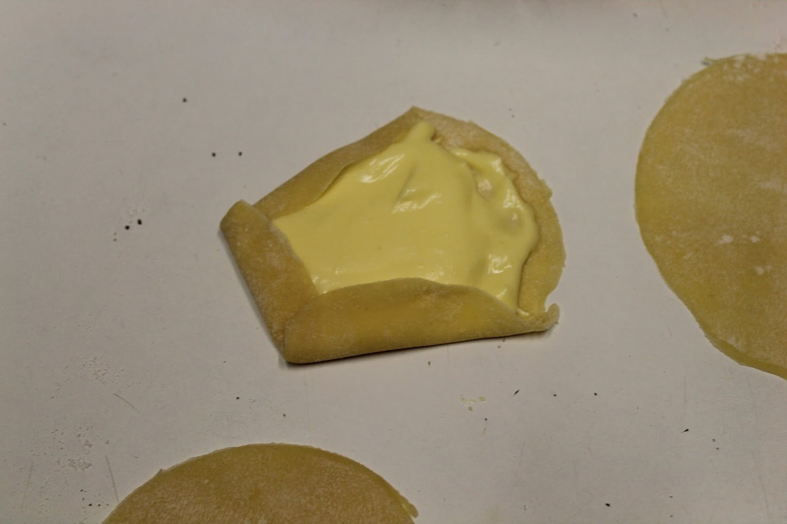 le tenere dolcezze di resy Quesadillas di Quito e cioccolata in tazza