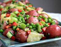 Salada de Batata com Ervilhas, Aipo e Pimentão Salada de Batata com Ervilhas, Aipo e Pimentão (vegana)