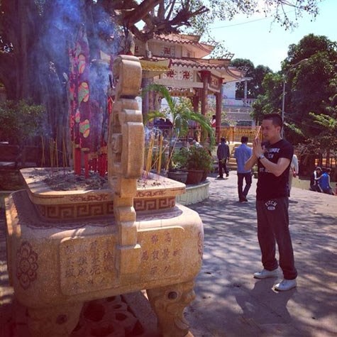 SỐC: Cao Thái Sơn Quy y cửa phật " ĐI TU "