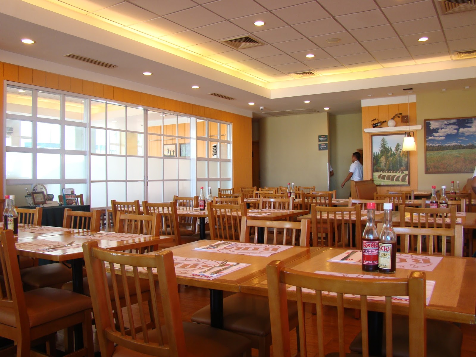 RACKS Paseo de Sta Rosa