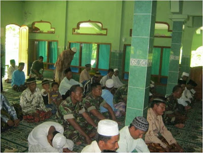 GIAT SHOLAT JUM’AT DANRAMIL-11/JENAR BERSAMA WARGA