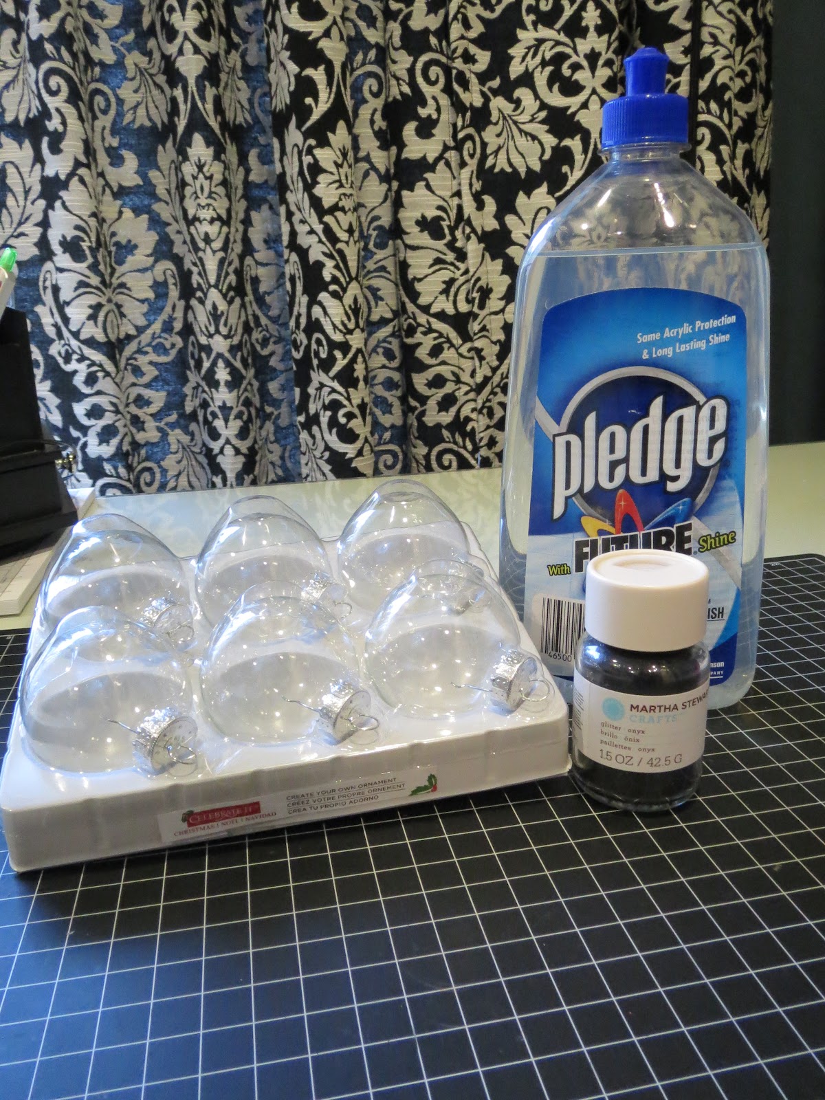 Crafts by CAS Glitter Ornament Balls