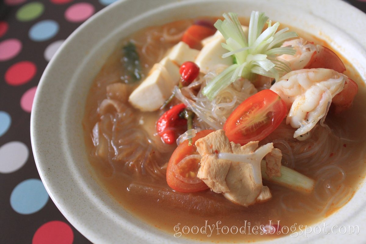 GoodyFoodies I cooked Spicy kimchi soup with prawns, tofu and glass