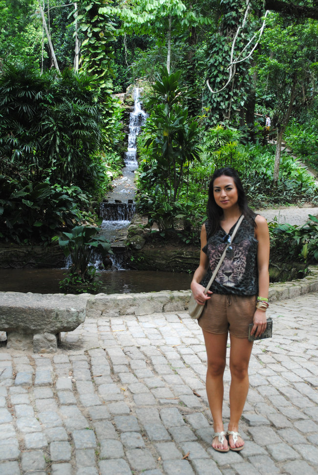 summer streetstyle, look de verão, jardim botanico rio de janeiro, animal print, t-shirt zara, estampa animal, bimba&lola clutch summer streetstyle, look de verão, jardim botanico rio de janeiro, animal print, t-shirt zara, estampa animal, bimba&lola clutch