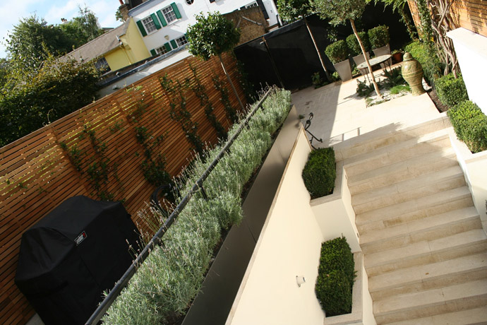 Home And Garden : Modern steps in Garden
