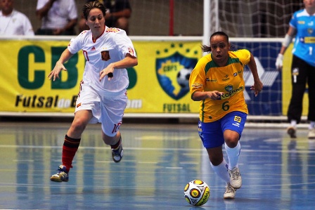 Jogadora Tamires durante cerimônia de Premiação do Campeonato Paulista  Feminino