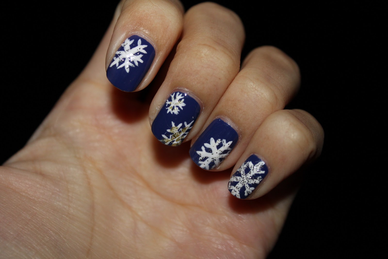 cute snowflake nail design