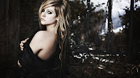 Avril_Lavigne_Celebrity_Singer (11)