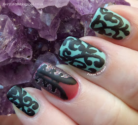 Freehand jacquard print and corset accent nail art