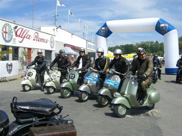 Vintage Vespa Racing