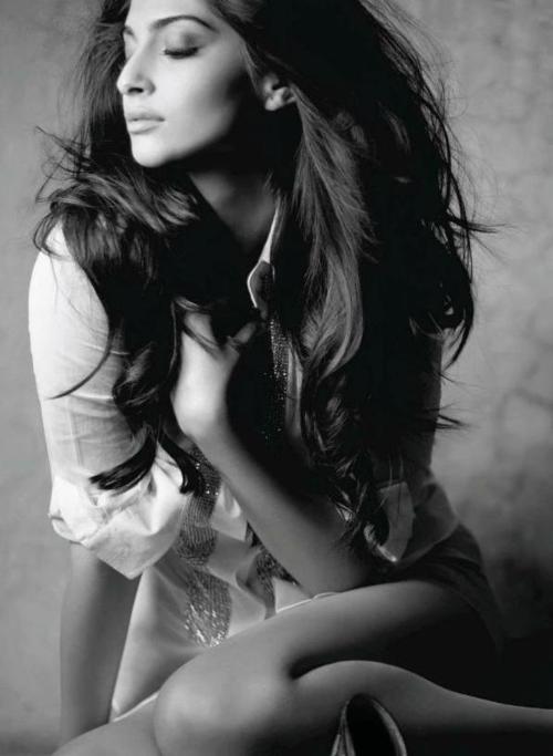 Sonam Kapoor Hot Pic1 - Sonam Kapoor Latest Super Hot Pics