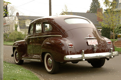 1948-Plymouth-Special-Deluxe-Sedan.