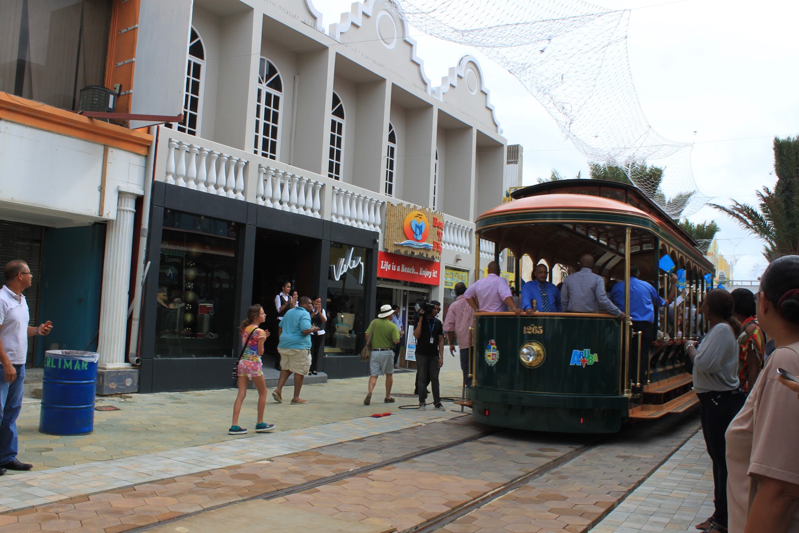 Posted by Wandering Writer at 700 AM