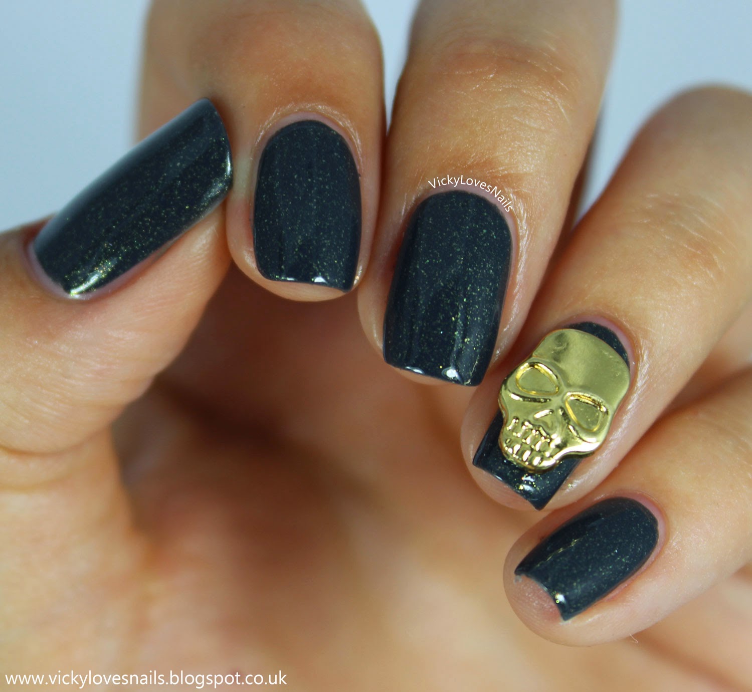 Vicky Loves Nails! The Nail Arcade Gold Skull Charms