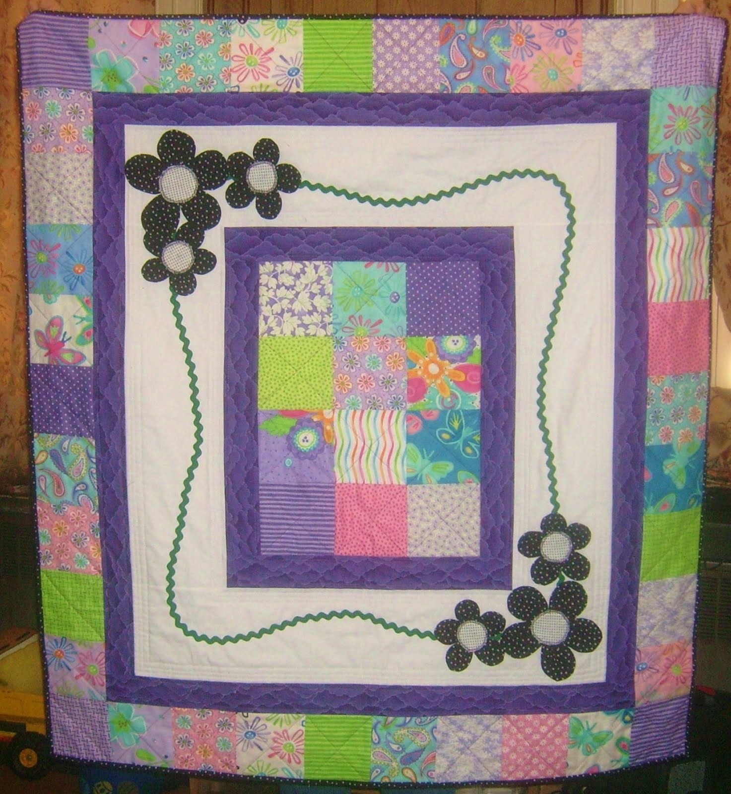 VROOMANS QUILTS Off the Wall/On the Wall