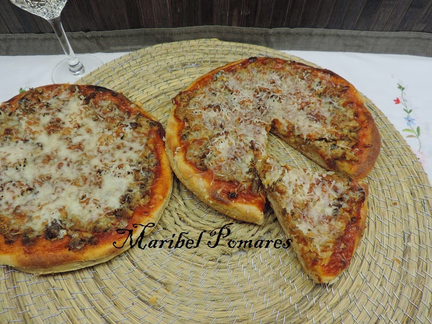 Pizza De Masa Integral Con Sardinillas, Atún Y Anchoas.
