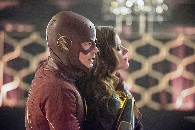SNEAK PEEK "The Flash" Meets 'Golden Glider'